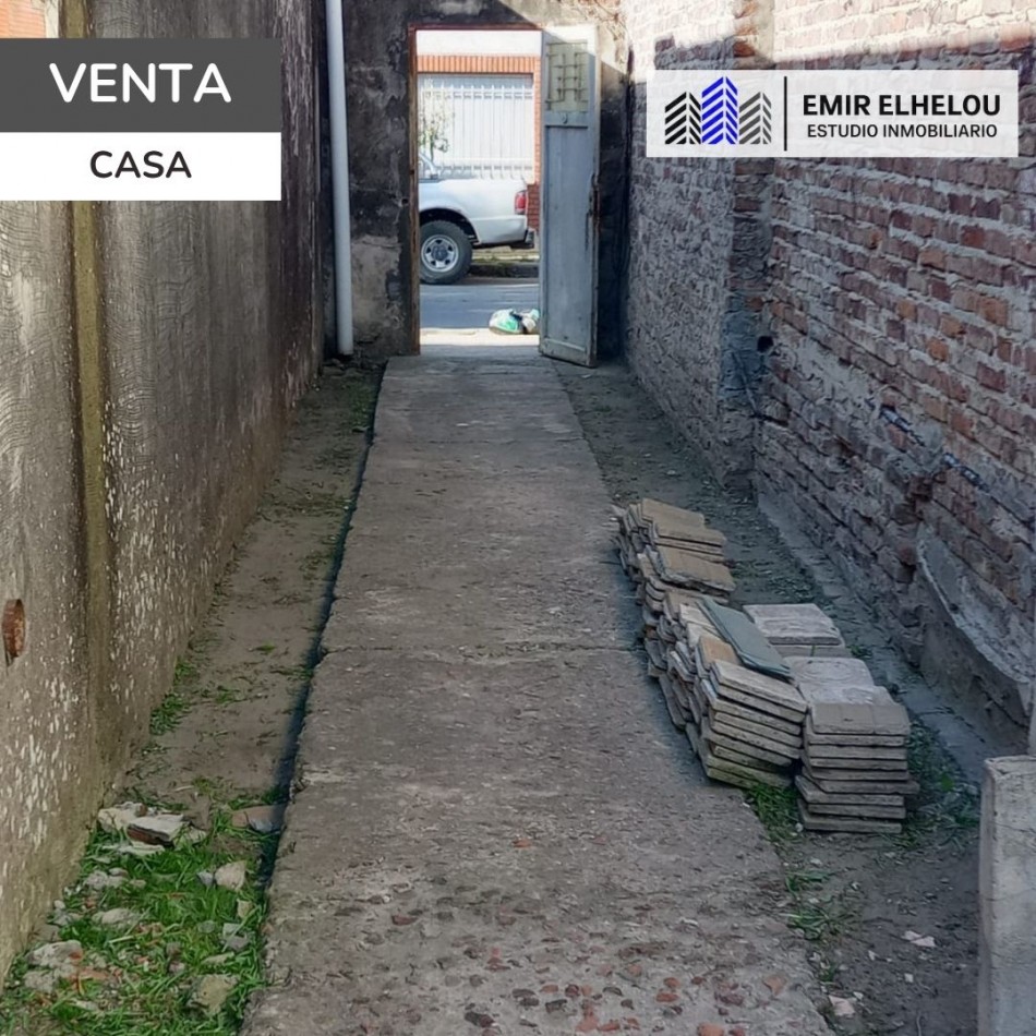Casa a reciclar en amplio lote en Lamadrid 174
