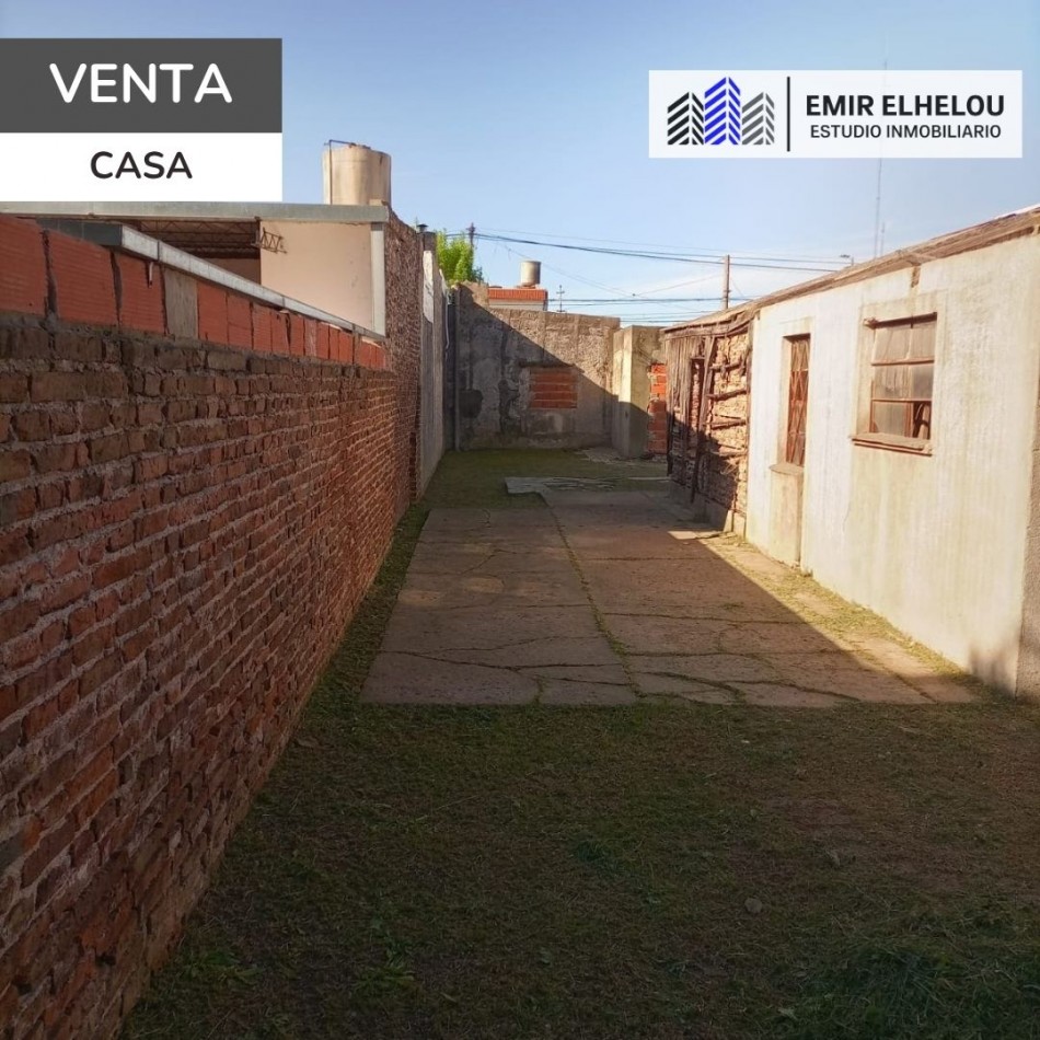 Casa a reciclar en amplio lote en Lamadrid 174