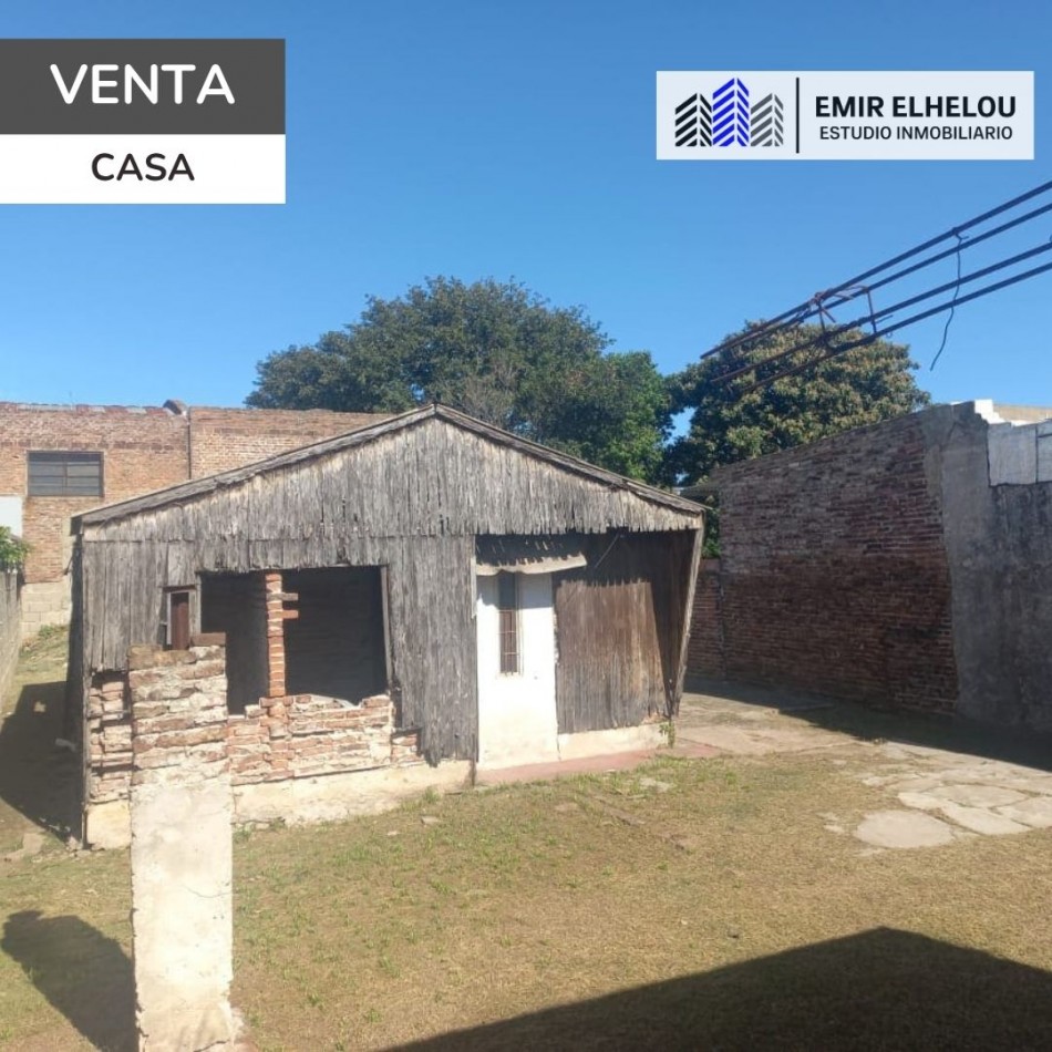 Casa a reciclar en amplio lote en Lamadrid 174