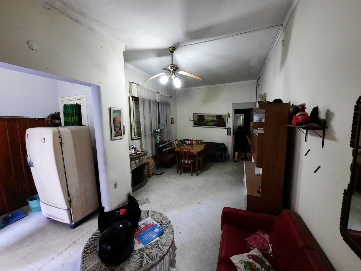 Casa de dos dormitorios a reciclar en Lavalle 80