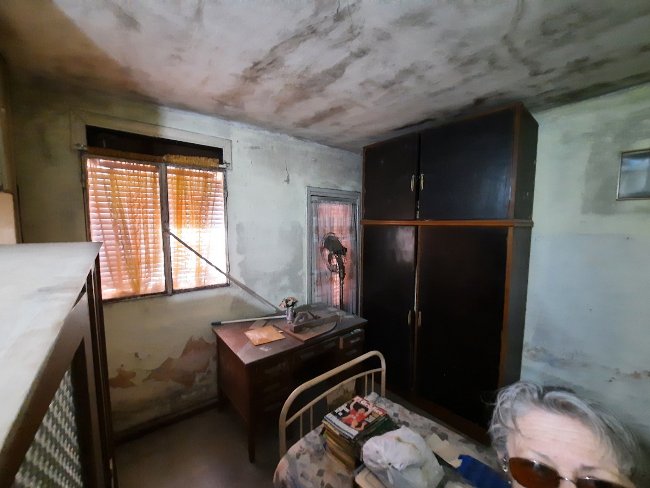 Casa de dos dormitorios a reciclar en Lavalle 80