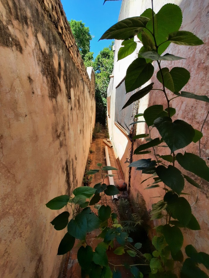 Casa de dos dormitorios a reciclar en Lavalle 80