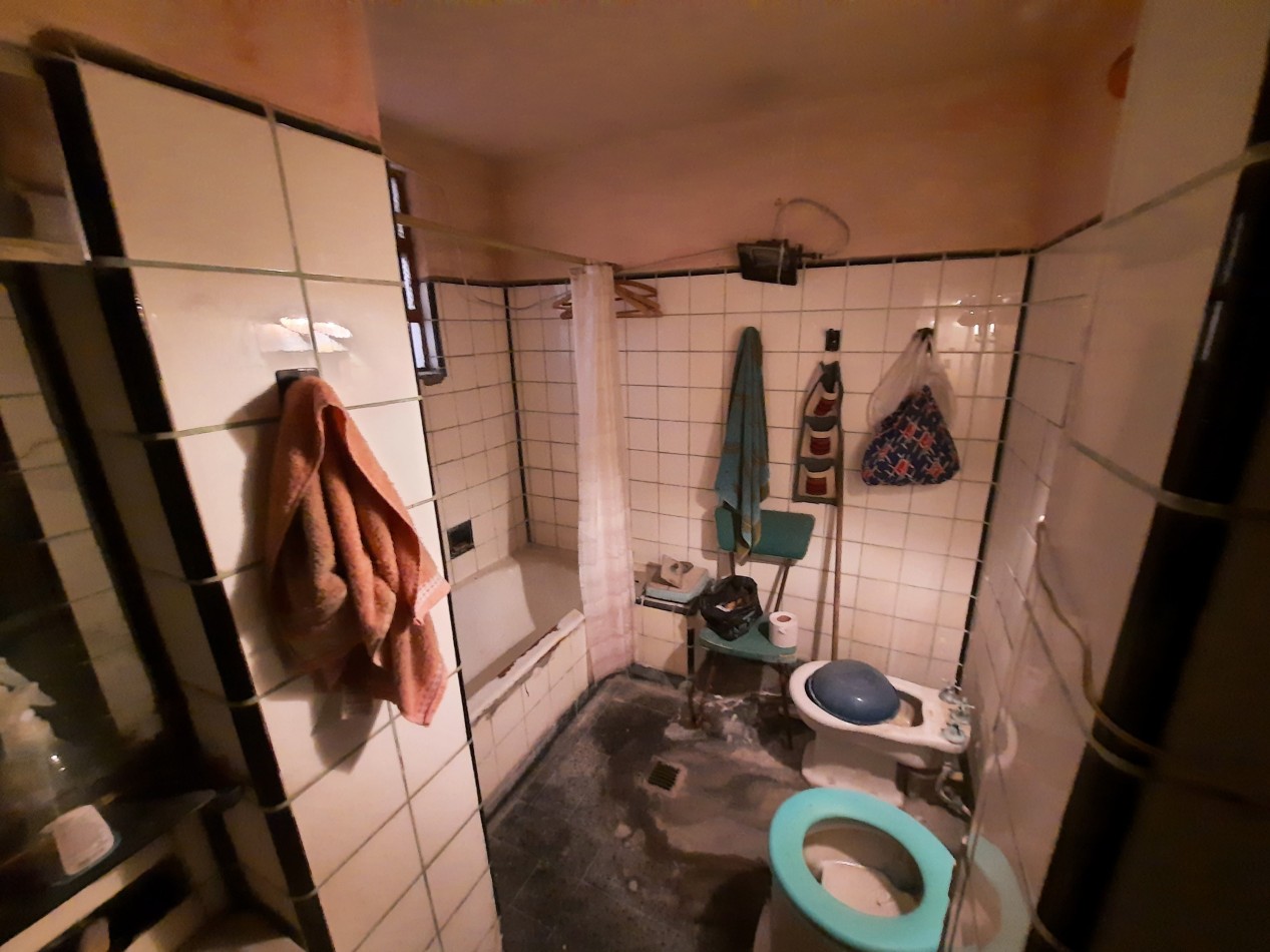 Casa de dos dormitorios a reciclar en Lavalle 80