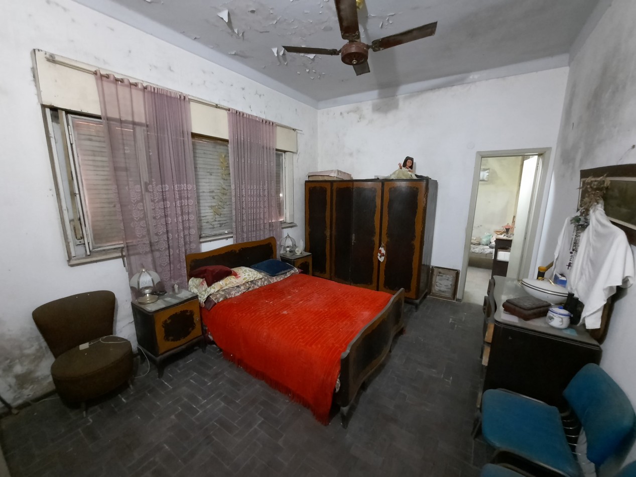 Casa de dos dormitorios a reciclar en Lavalle 80