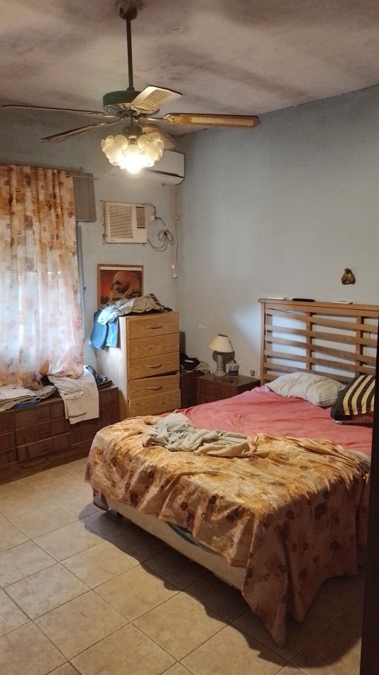 Casa de 4 dormitorios en Strauss 141