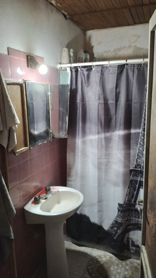 Casa de 4 dormitorios en Strauss 141