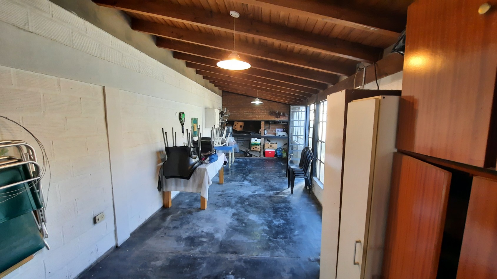 Casa de 2 dormitorios y Local comercial en esquina en Del Forno 131