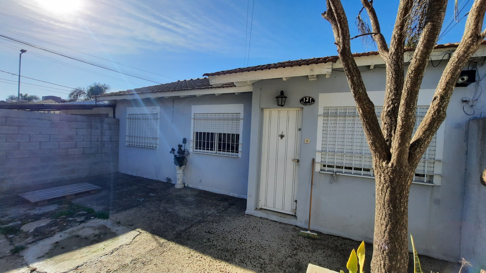 Casa de 2 dormitorios y Local comercial en esquina en Del Forno 131