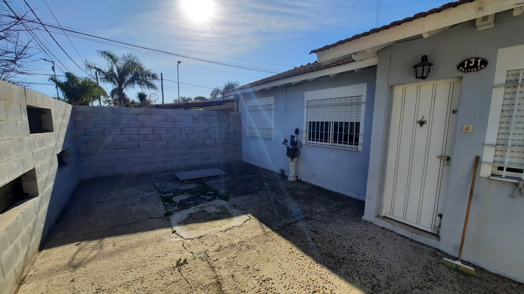 Casa de 2 dormitorios y Local comercial en esquina en Del Forno 131