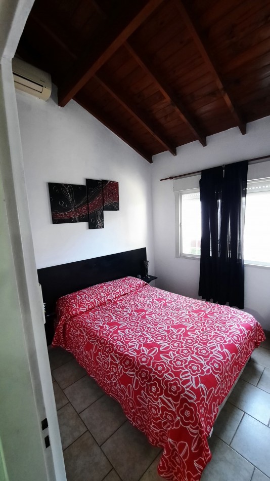 Casa de 2 dormitorios y Local comercial en esquina en Del Forno 131