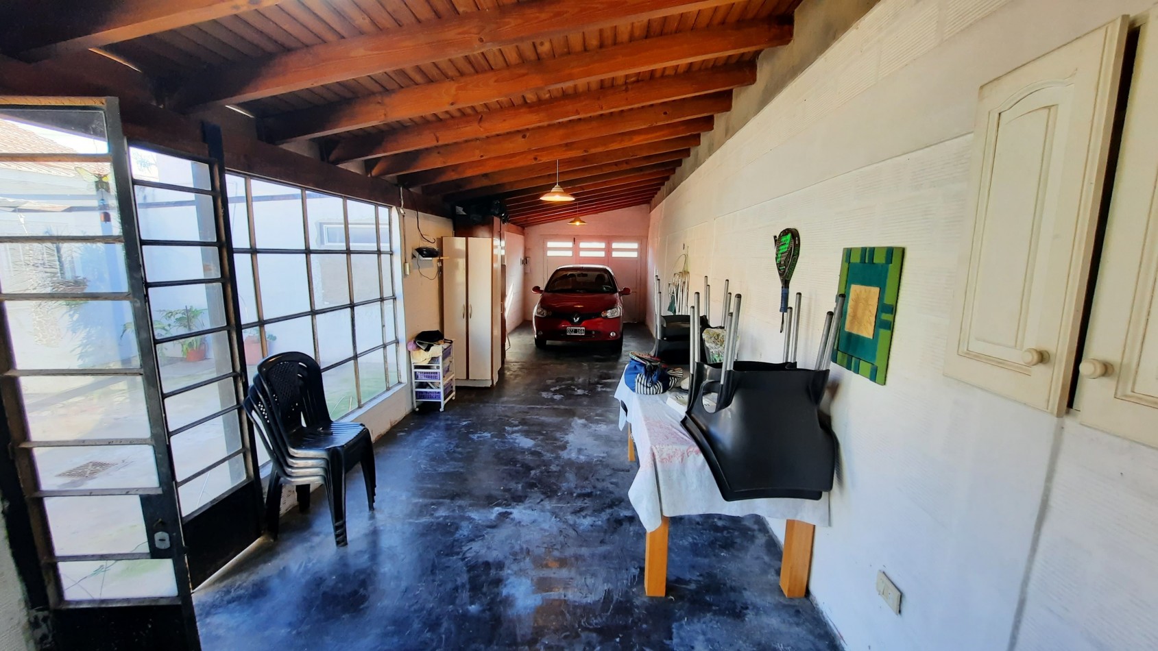 Casa de 2 dormitorios y Local comercial en esquina en Del Forno 131