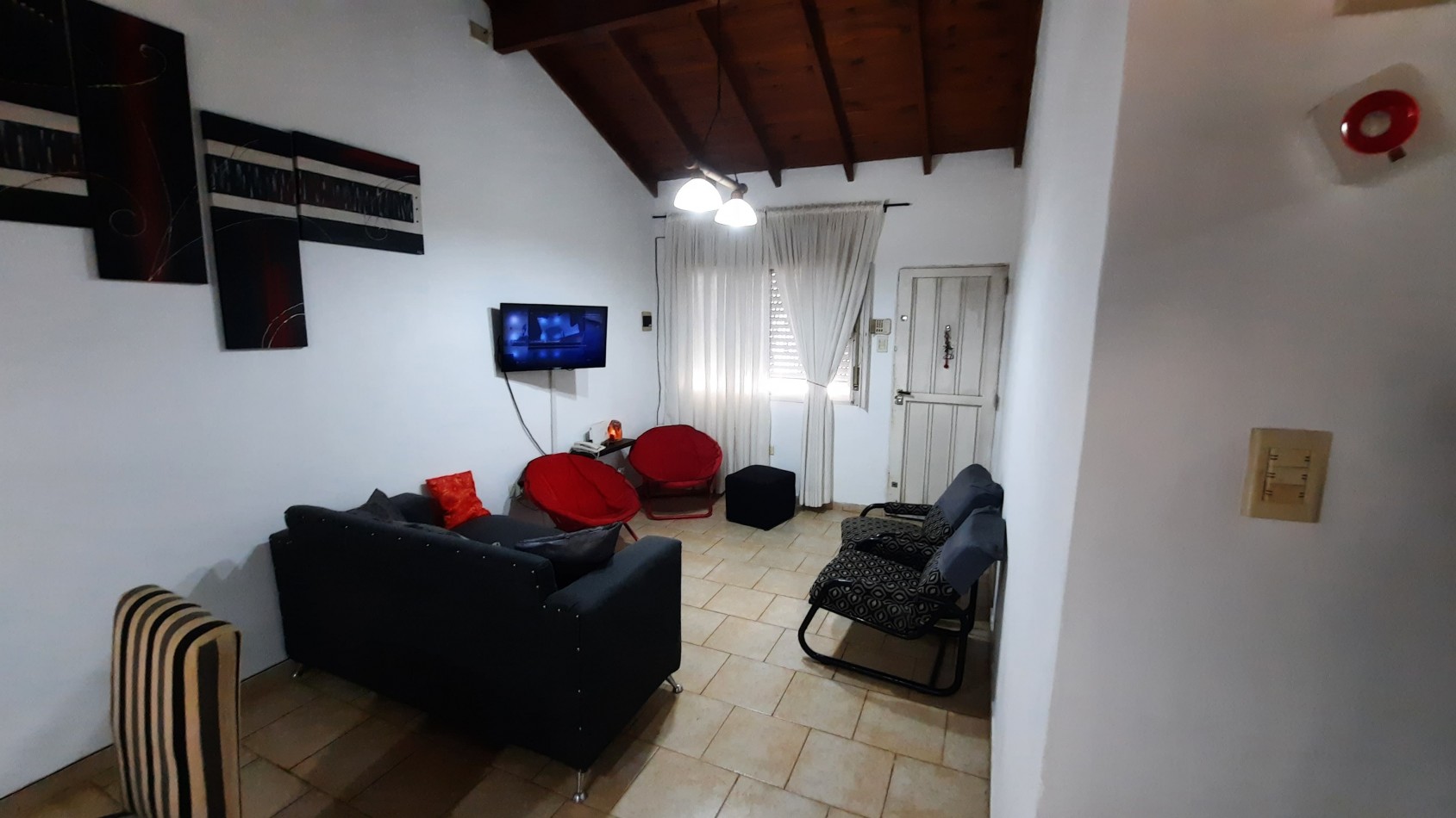 Casa de 2 dormitorios y Local comercial en esquina en Del Forno 131