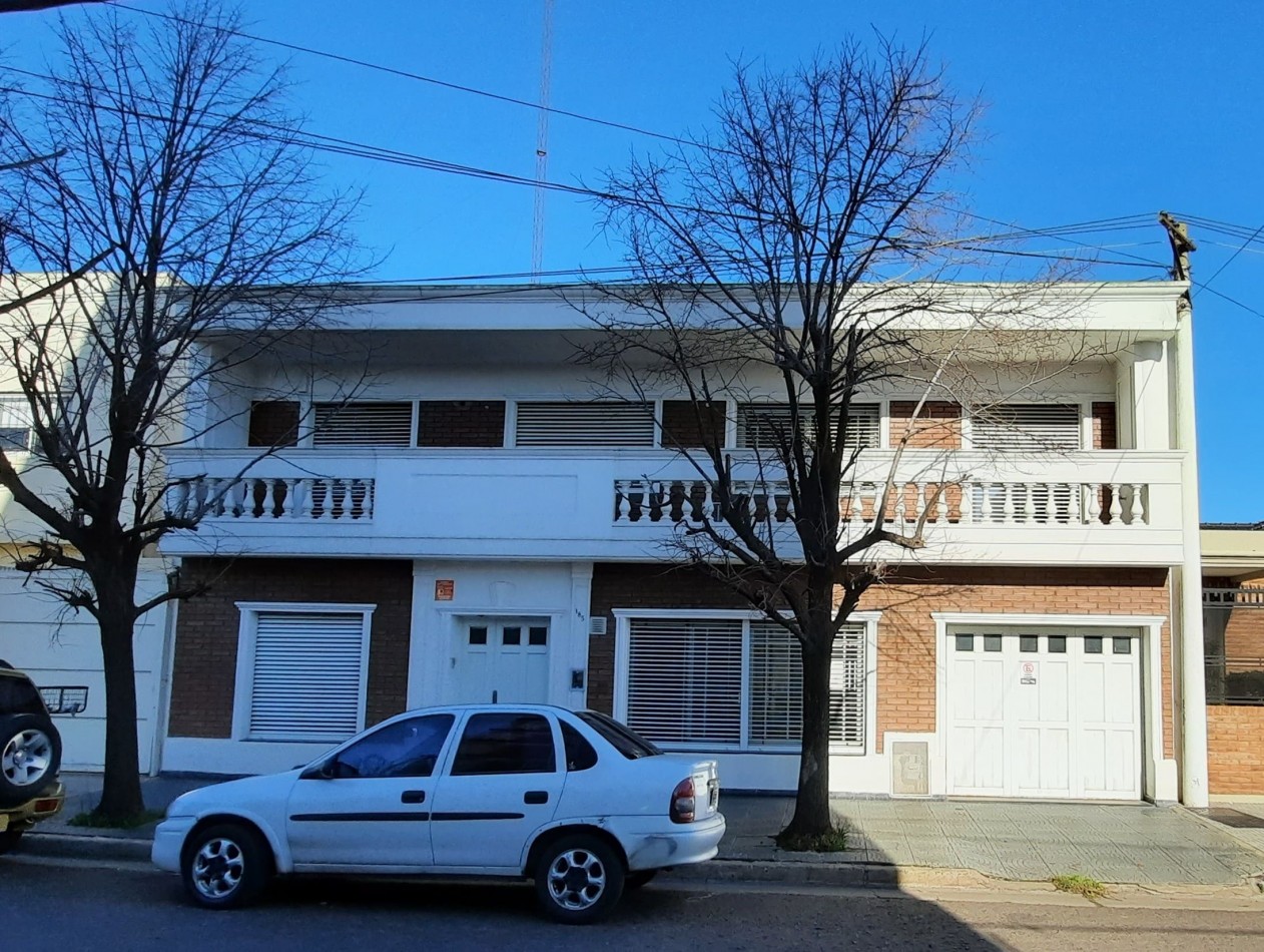 Casa de 4 dormitorios en Alvear 185