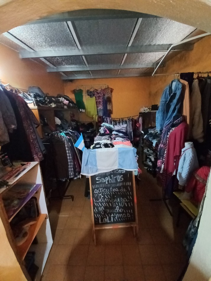 Esquina de Las Rosas y Balcarce ideal inversion (Rebajada)