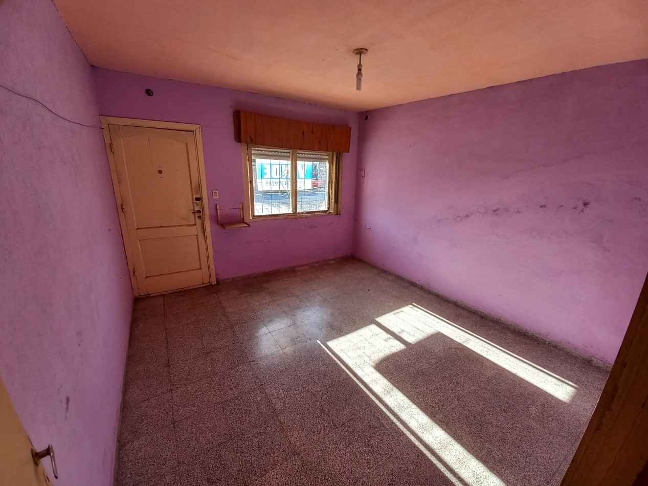 Esquina de Las Rosas y Balcarce ideal inversion (Rebajada)