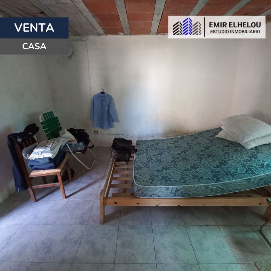 Casa de 2 dormitorios en gran lote en Villa Canto