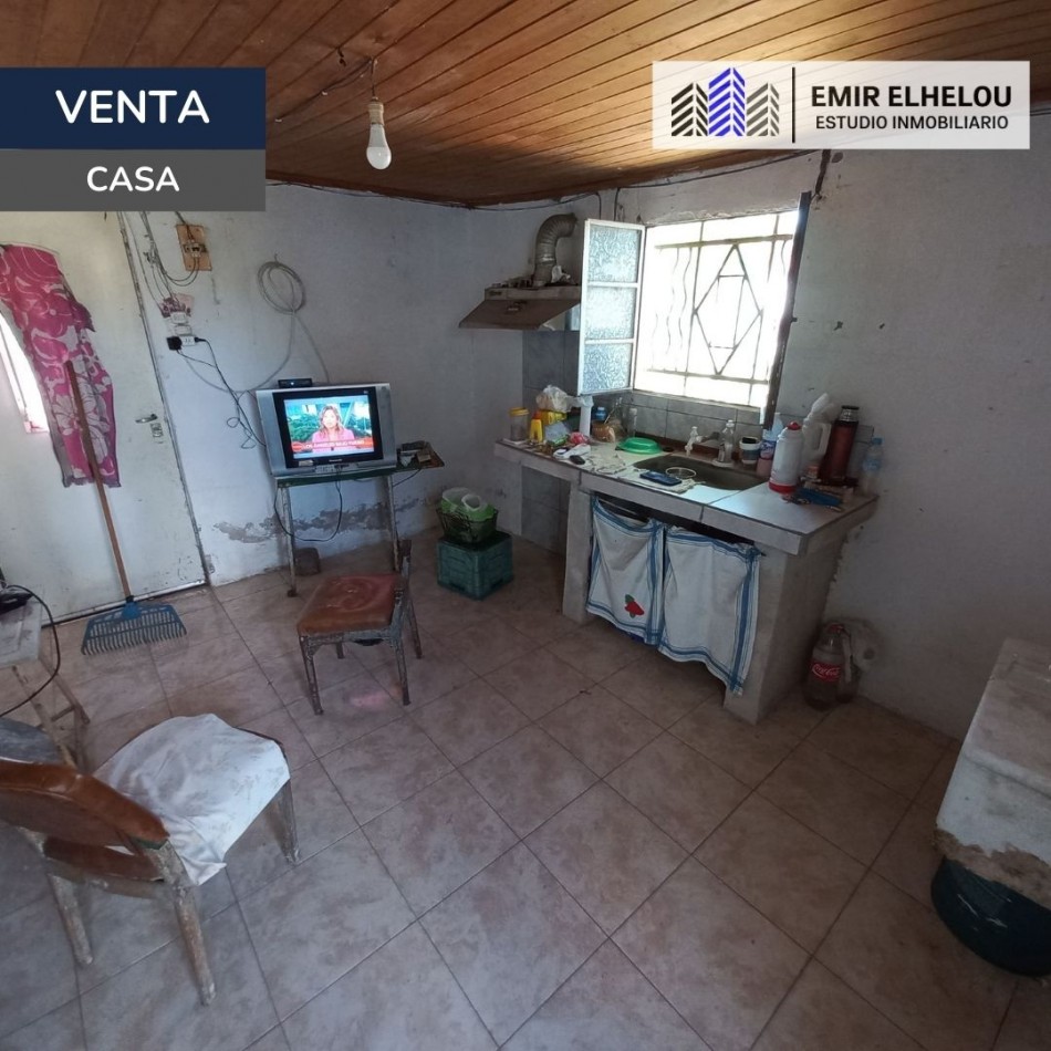 Casa de 2 dormitorios en gran lote en Villa Canto