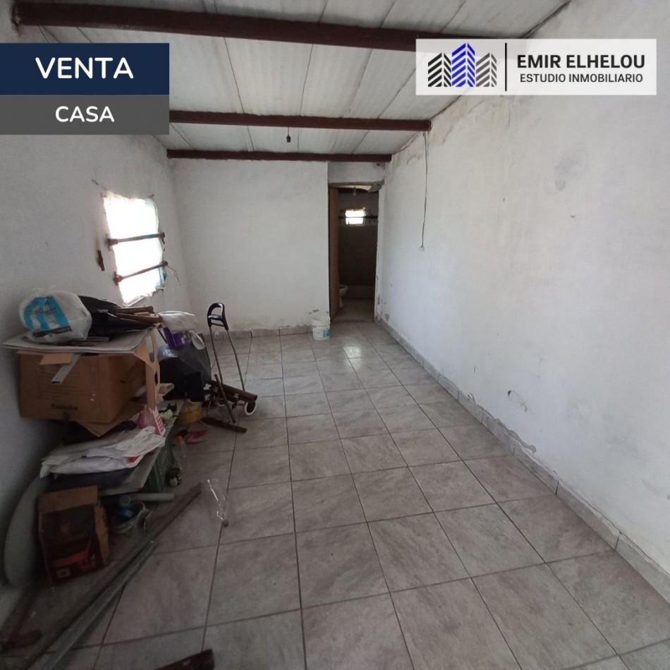 Casa de 2 dormitorios en gran lote en Villa Canto