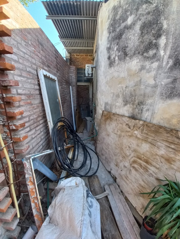 Casa a reciclar de dos dormitorios en Las Heras 146