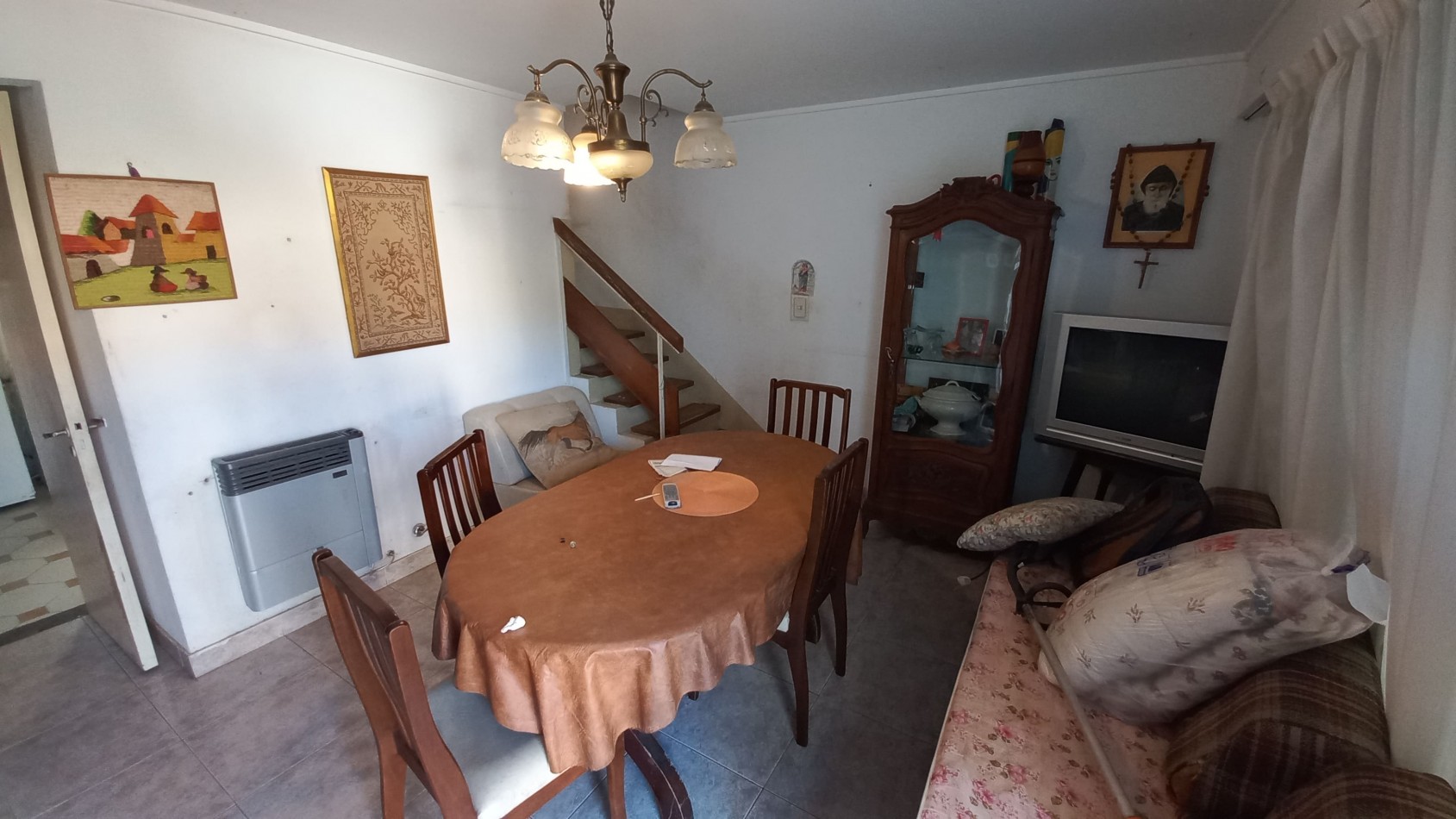 Casa de 3 dormitorios y dependencias en Arenales 215