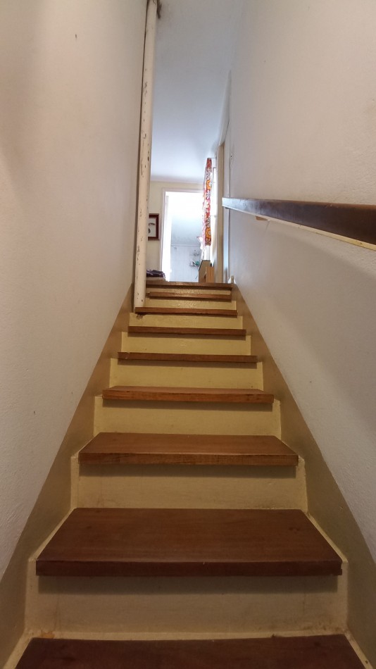 Casa de 3 dormitorios y dependencias en Arenales 215