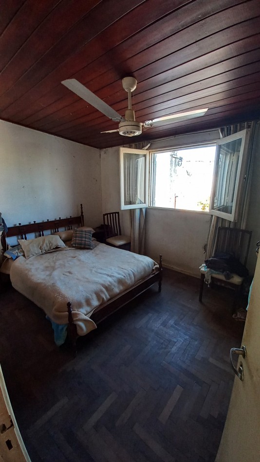 Casa de 3 dormitorios y dependencias en Arenales 215