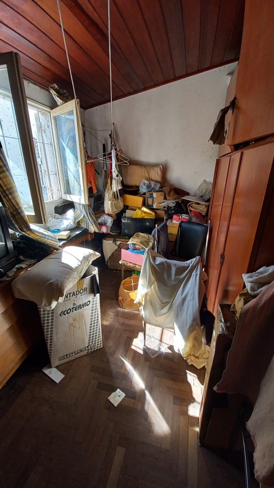 Casa de 3 dormitorios y dependencias en Arenales 215