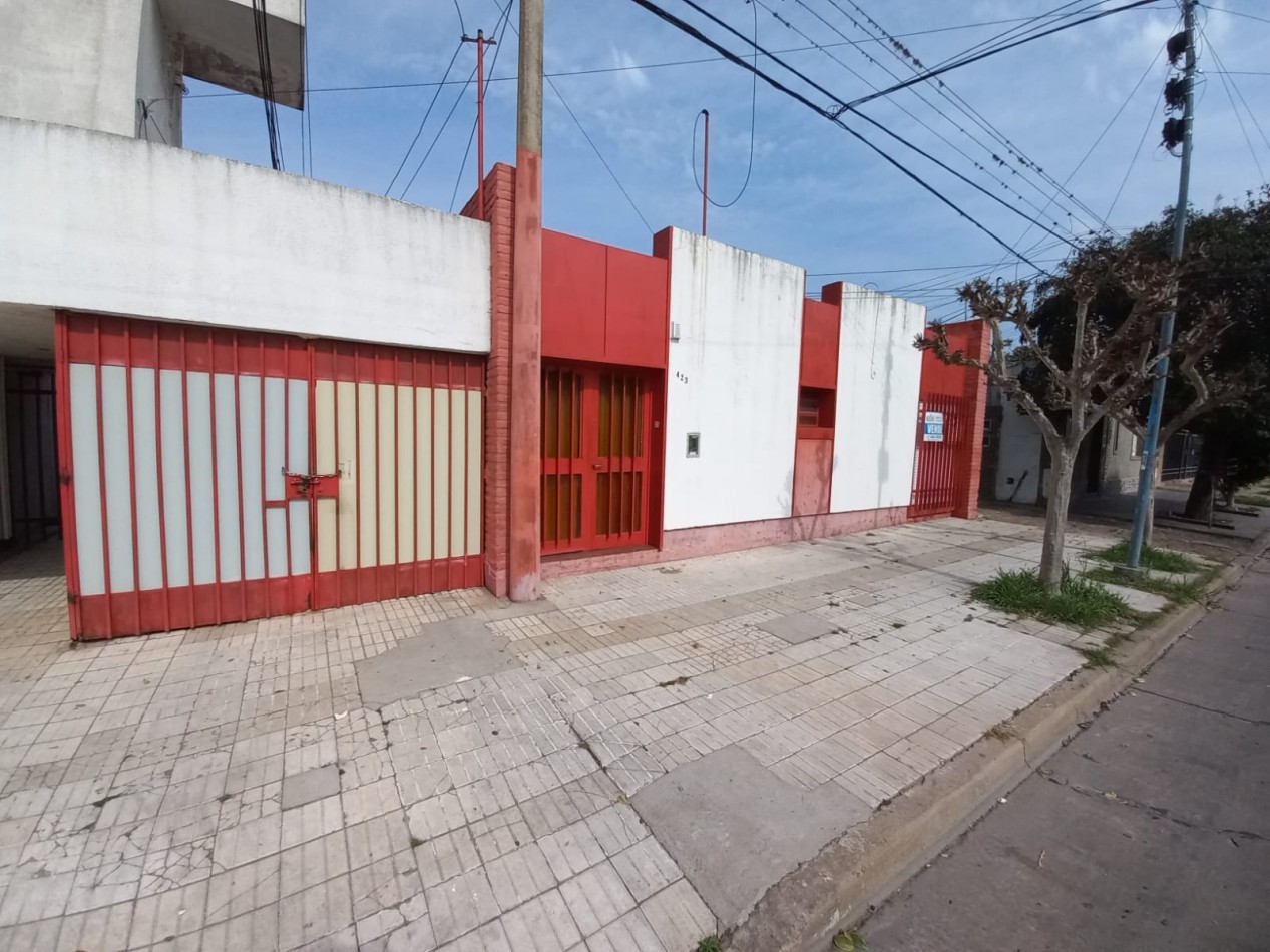 Depto de 3 dormitorios y dependencia en Almafuerte 423