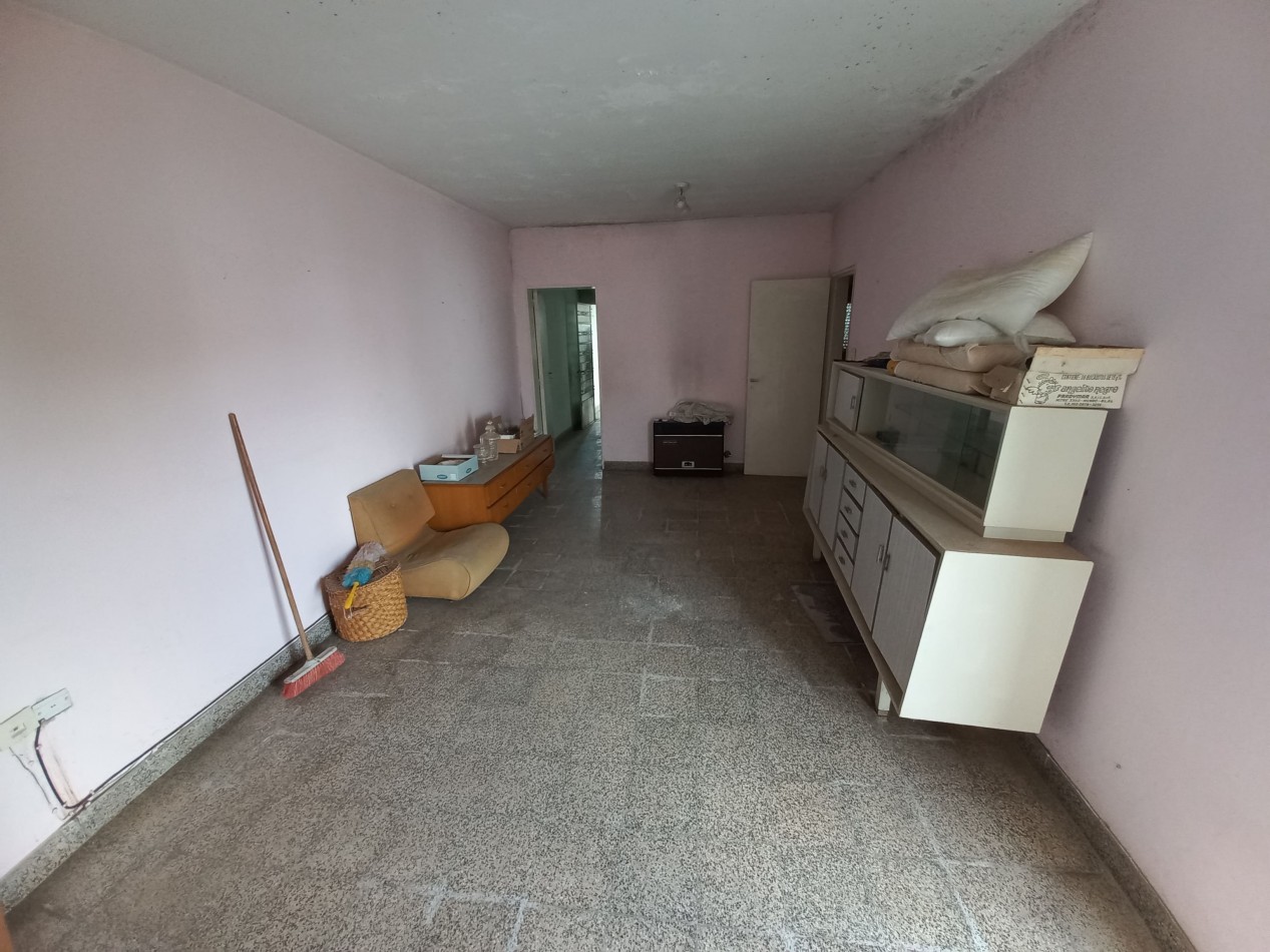 Depto. de 2 dormitorios con cochera en Lavalle 692