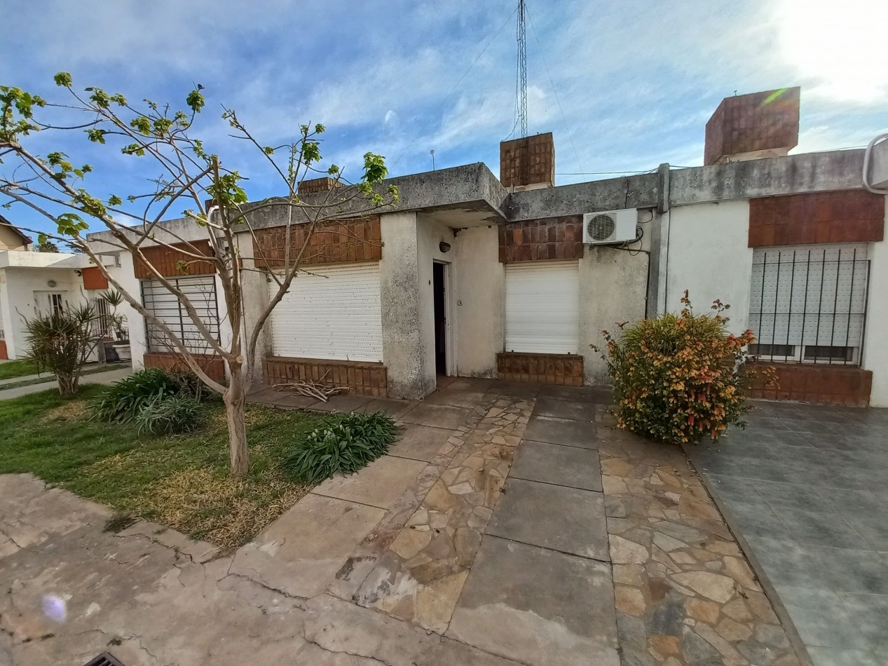 Depto. de 2 dormitorios con cochera en Lavalle 692