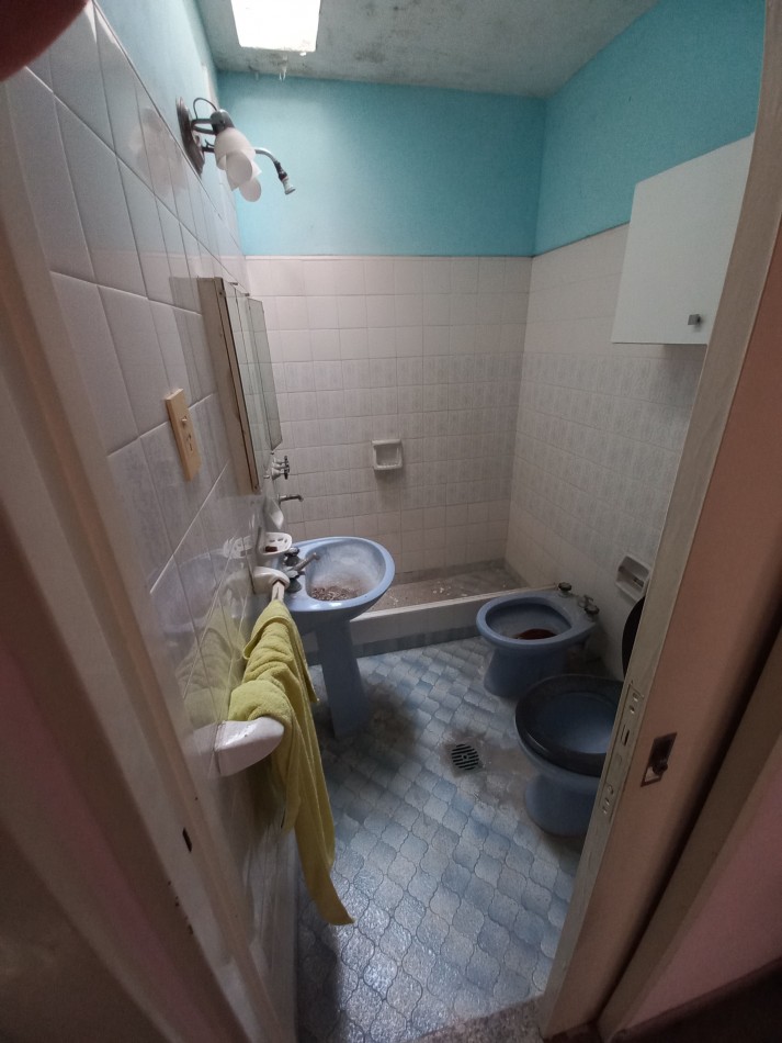 Depto. de 2 dormitorios con cochera en Lavalle 692