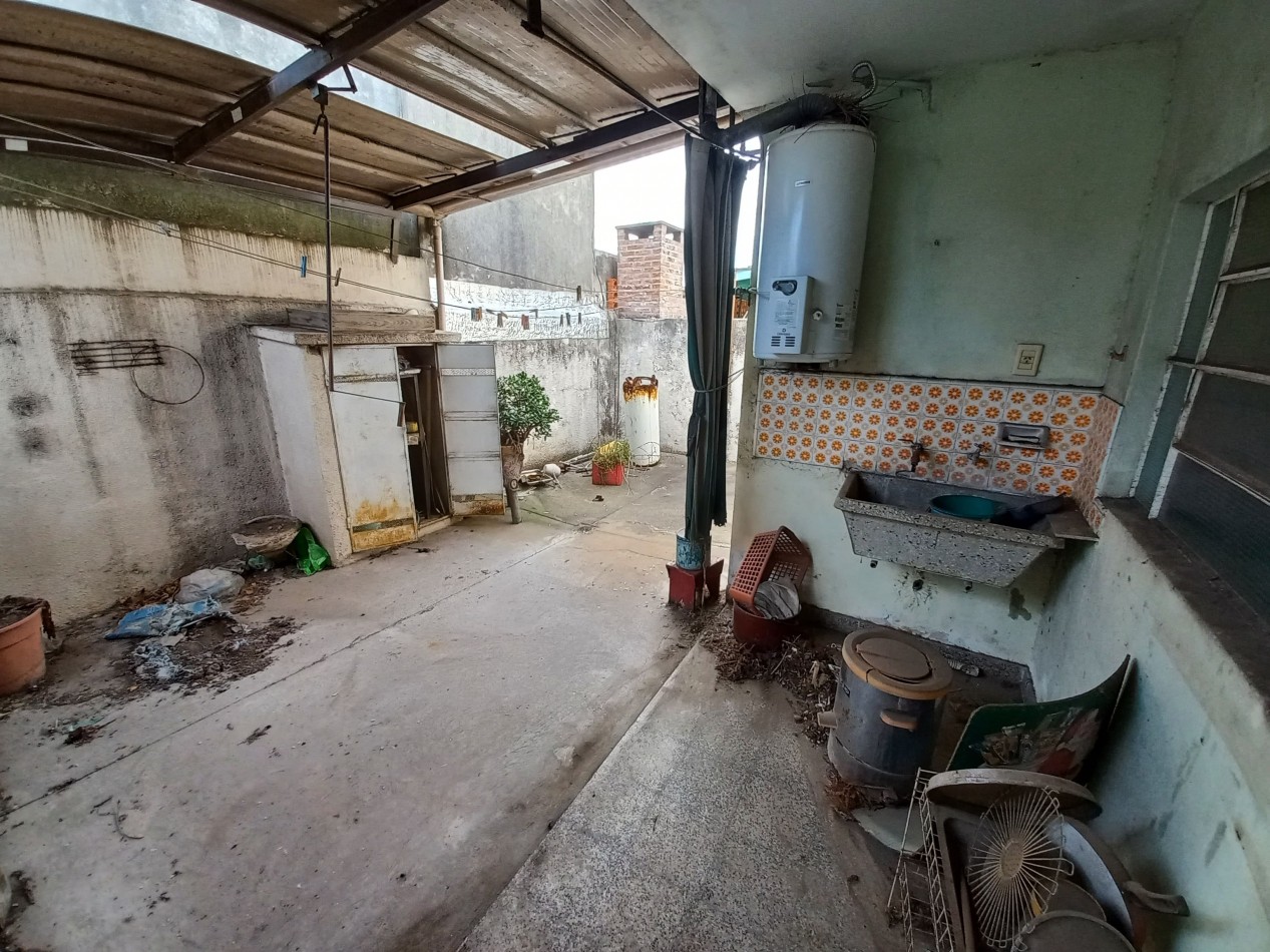 Depto. de 2 dormitorios con cochera en Lavalle 692