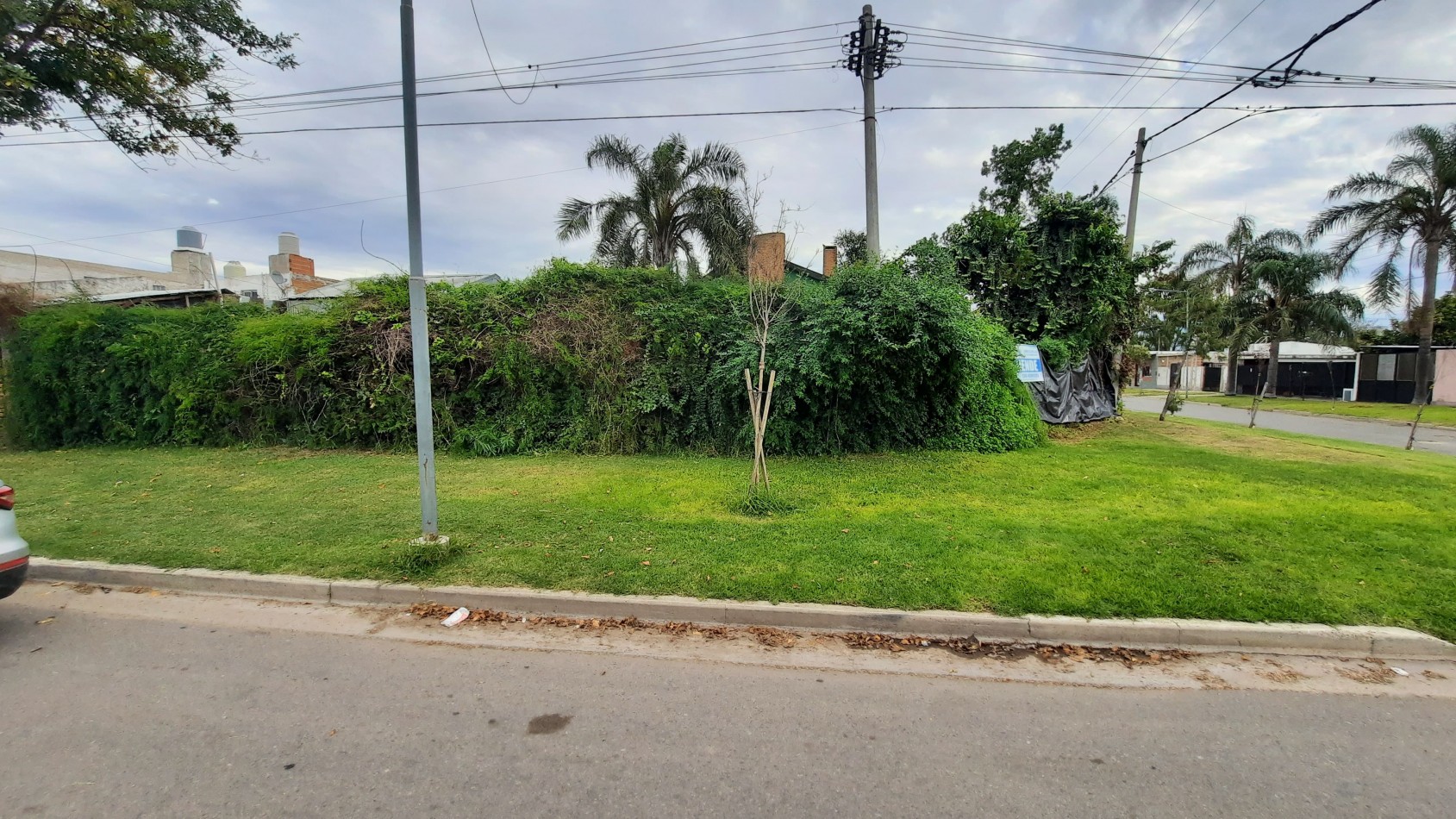 GRAN LOTE EN LAVALLE Y AV. DE LOS CONSTITUYENTES