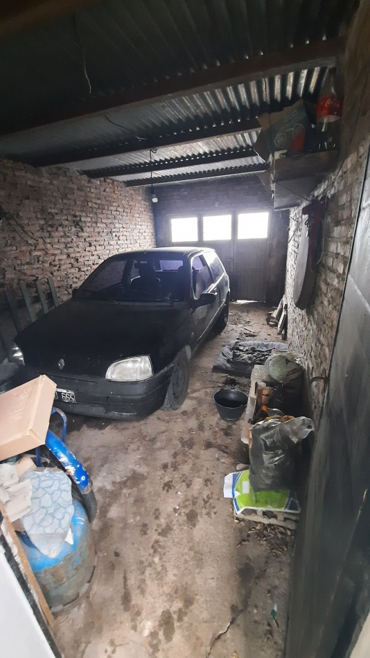 Casa de 3 dormitorios en amplio lote en General Rojo