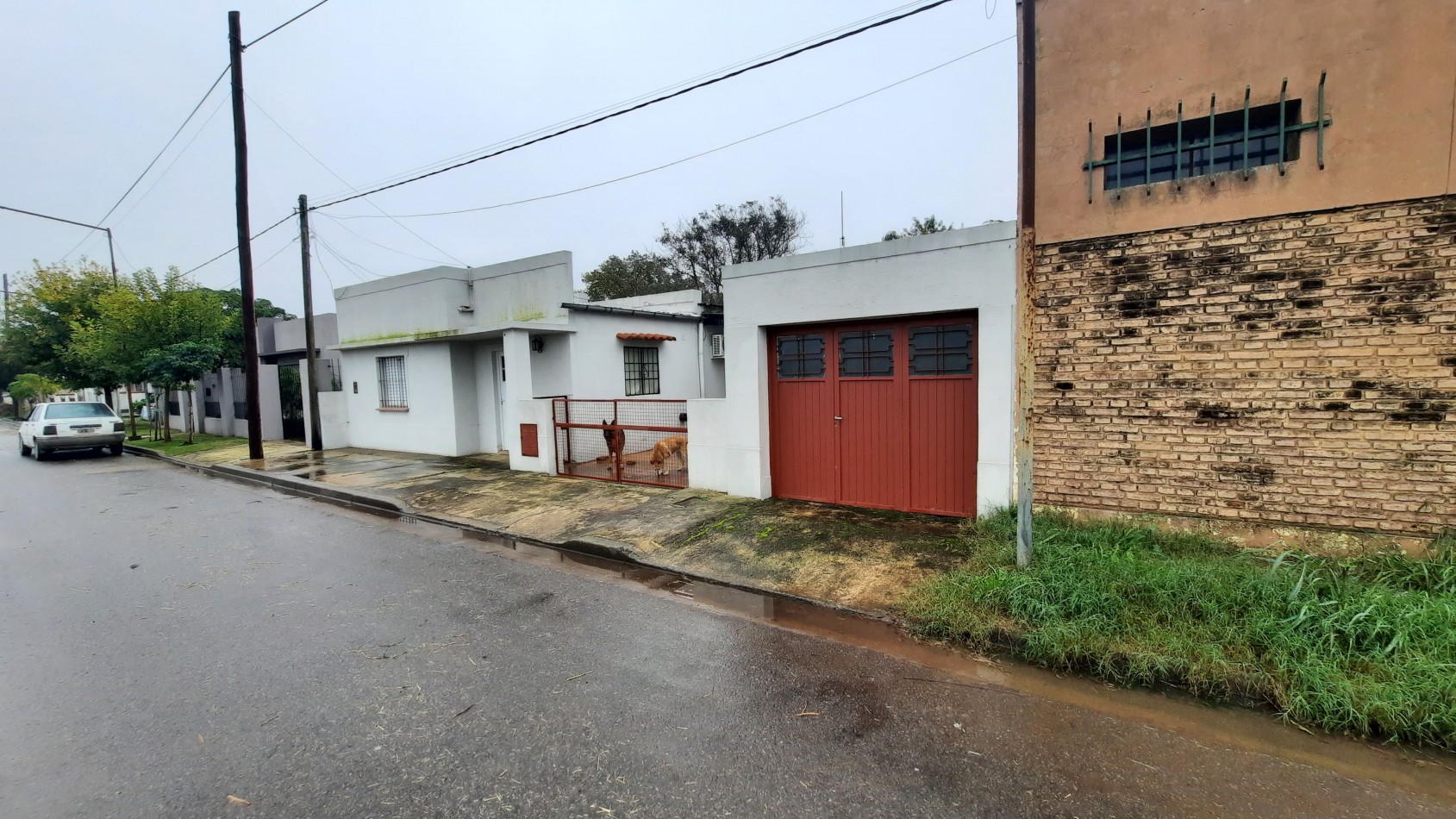 Casa de 3 dormitorios en amplio lote en General Rojo