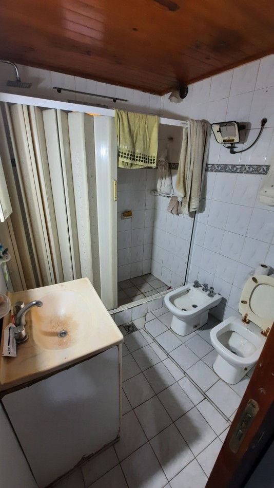 Casa de 3 dormitorios en amplio lote en General Rojo