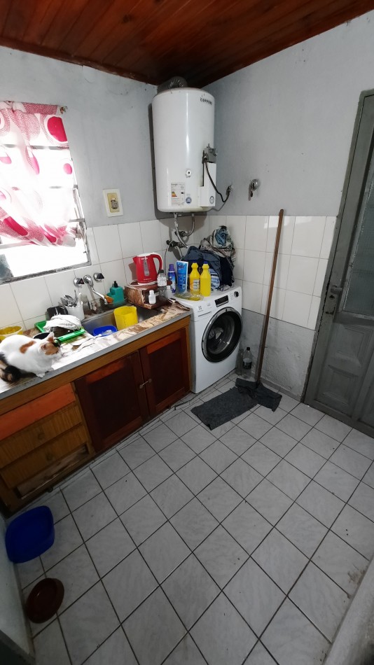 Casa de 3 dormitorios en amplio lote en General Rojo