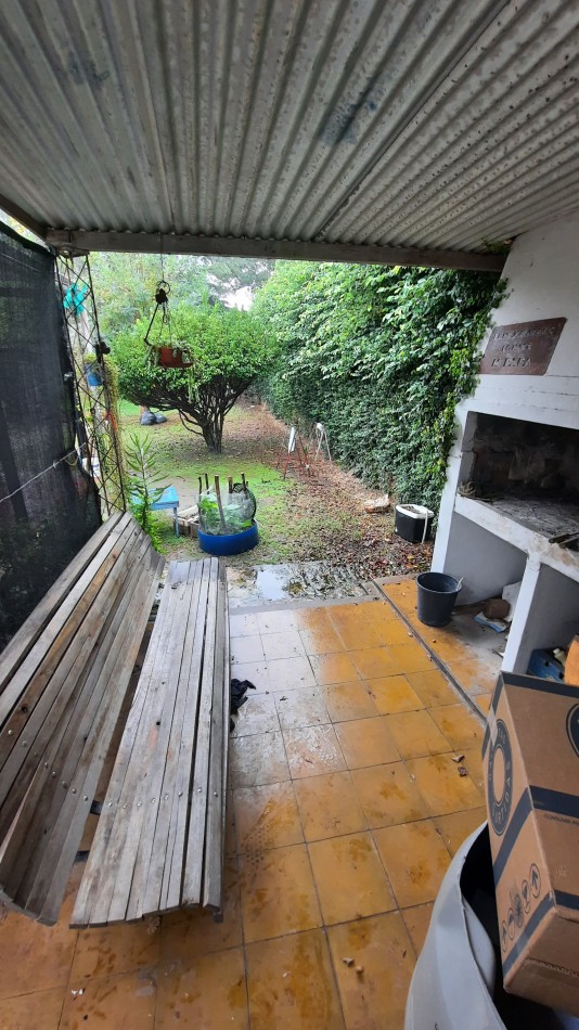 Casa de 3 dormitorios en amplio lote en General Rojo