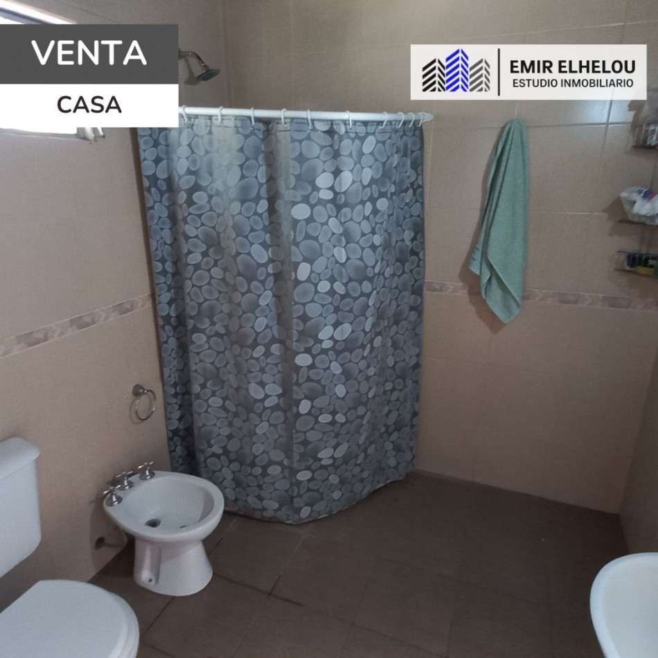 Casa de dos dormitorios ubicada en la esquina de Pringles y Brown, San Nicolas.