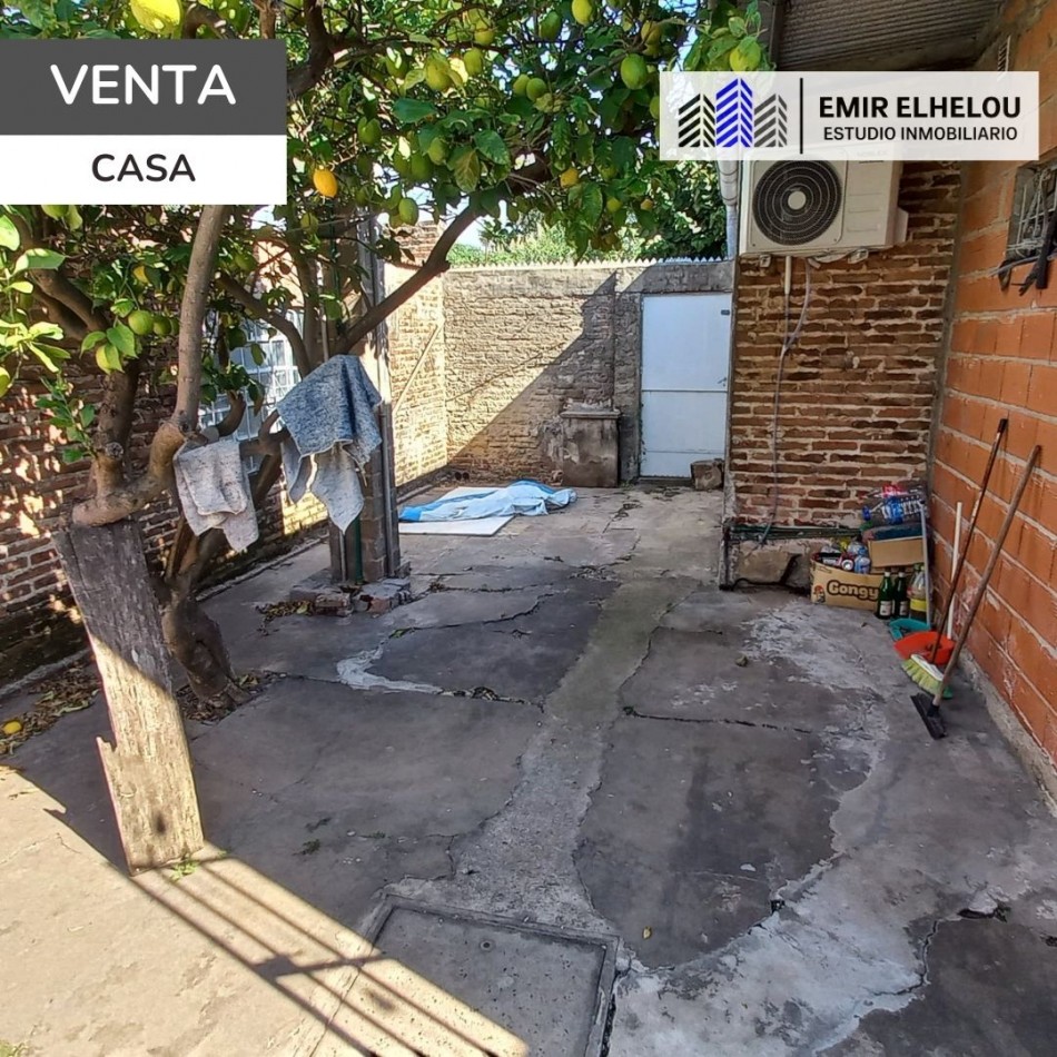 Casa de dos dormitorios ubicada en la esquina de Pringles y Brown, San Nicolas.