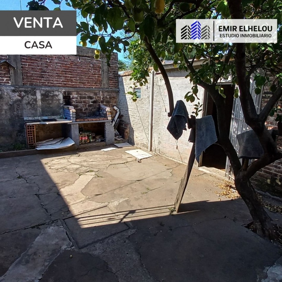 Casa de dos dormitorios ubicada en la esquina de Pringles y Brown, San Nicolas.