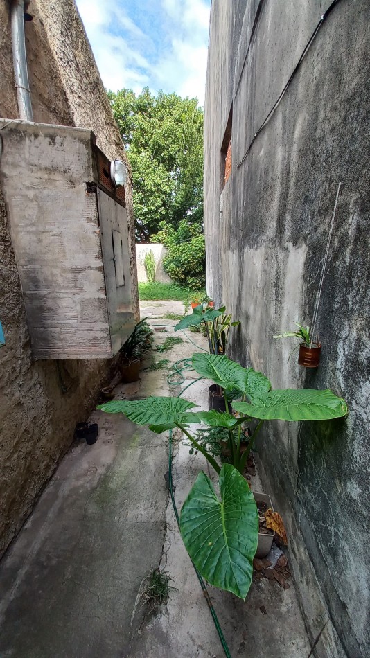 Casa de 3 dormitorios ubicada sobre calle Alvear