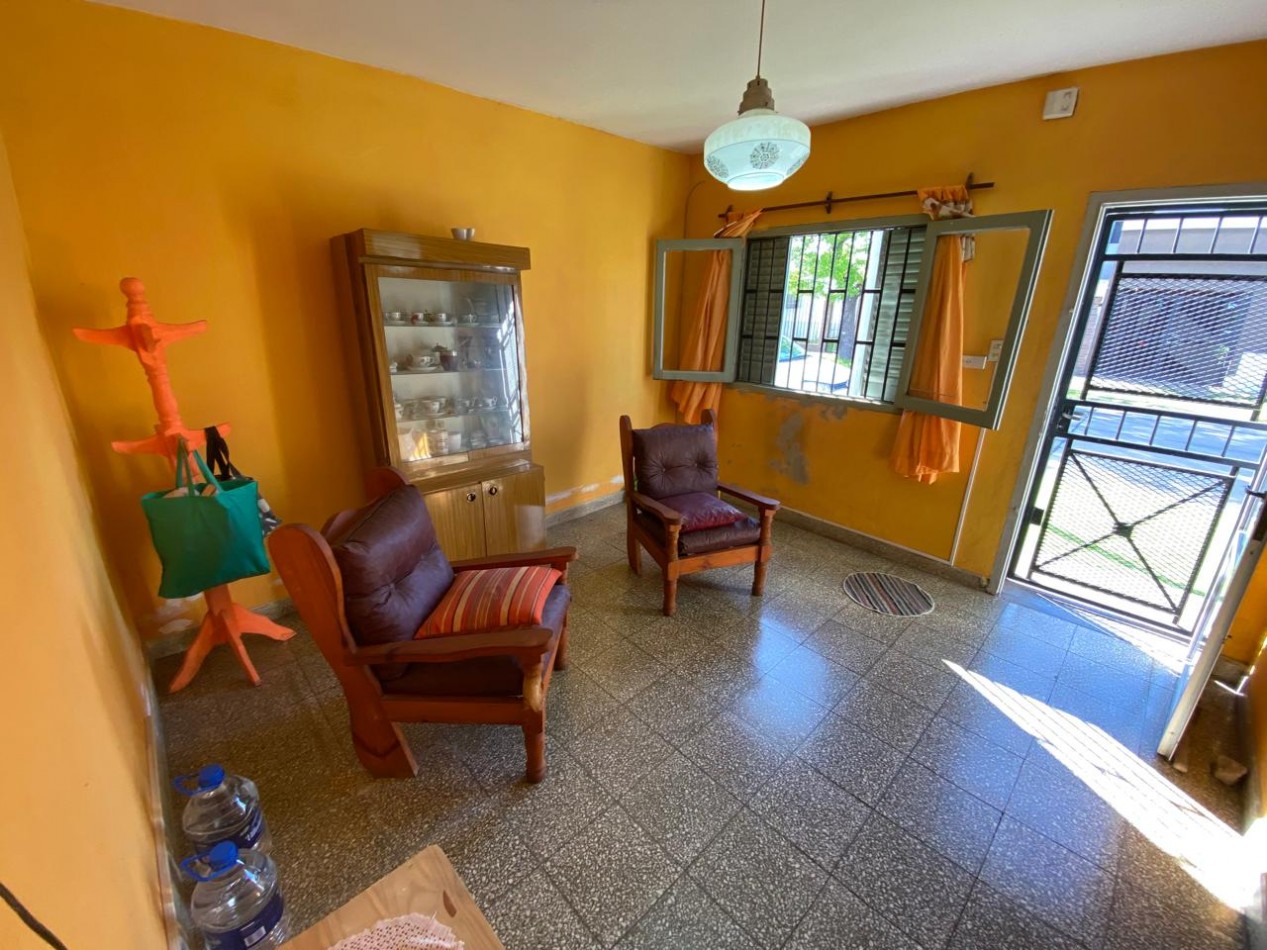 Casa de 2 dormitorios y dependencias en Pavon 427