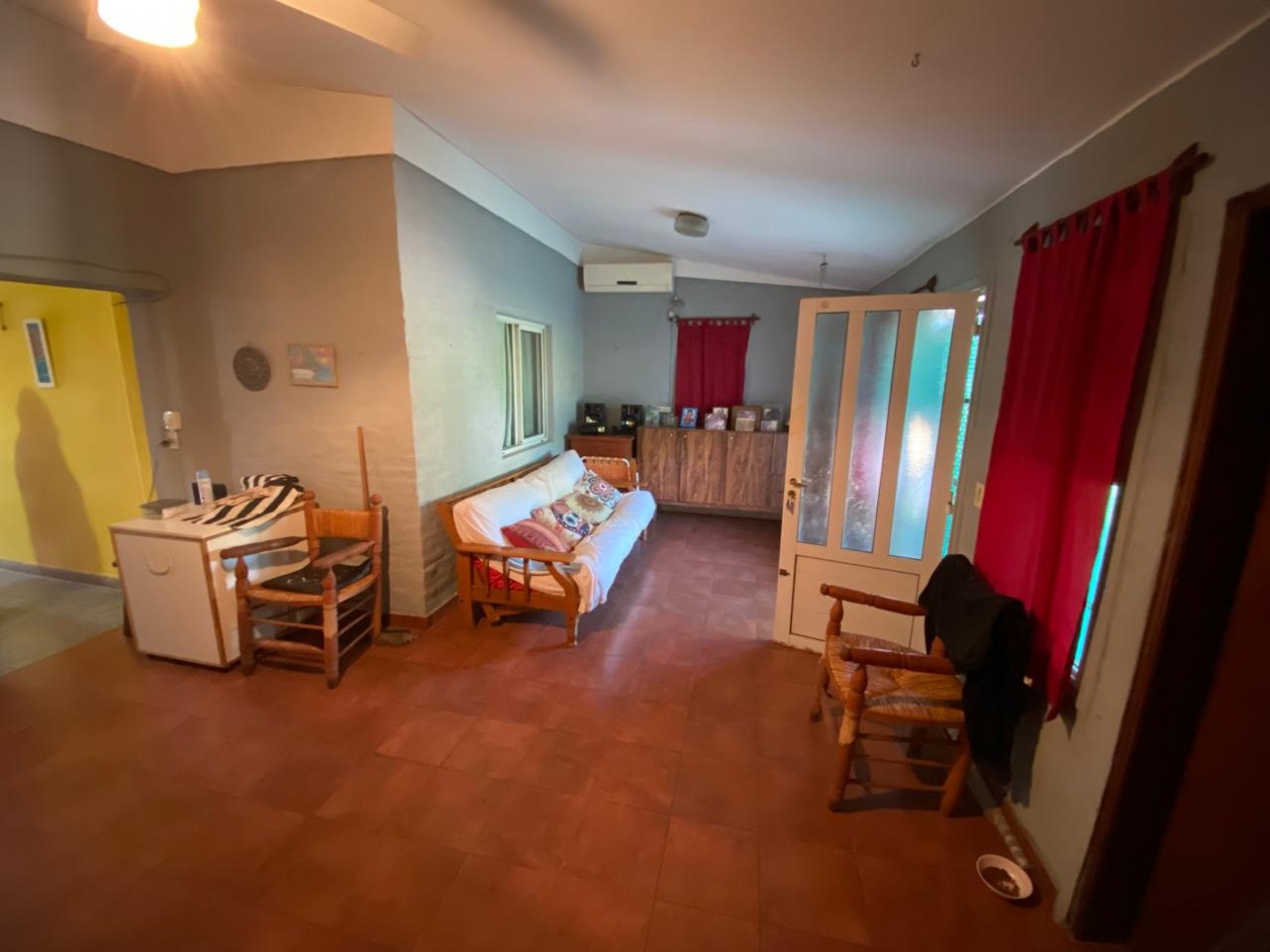 Casa de 2 dormitorios y dependencias en Pavon 427