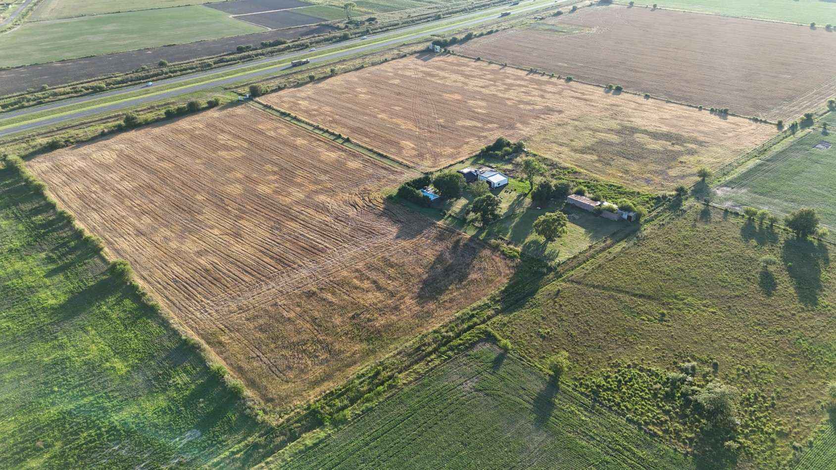 Campo de 12,5 hectareas en San Nicolas (Sobre Autopista Bs As Rosario)