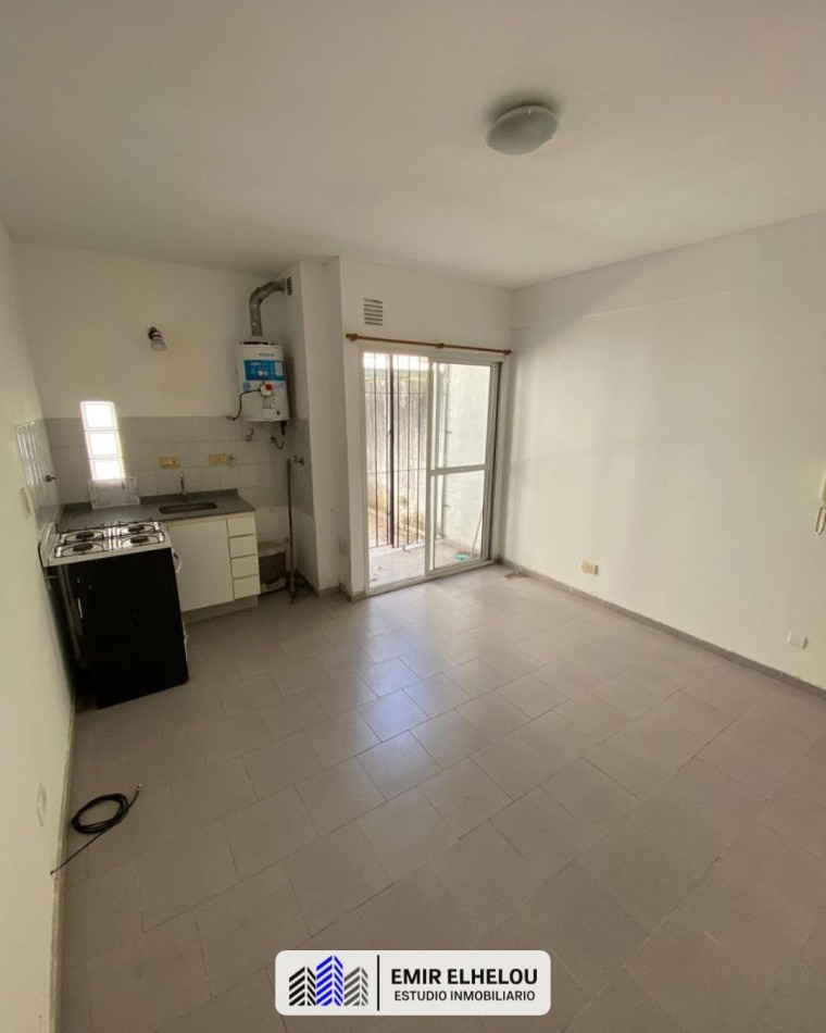 Departamento de 1 dormitorio con patio en Cochabamba 1076