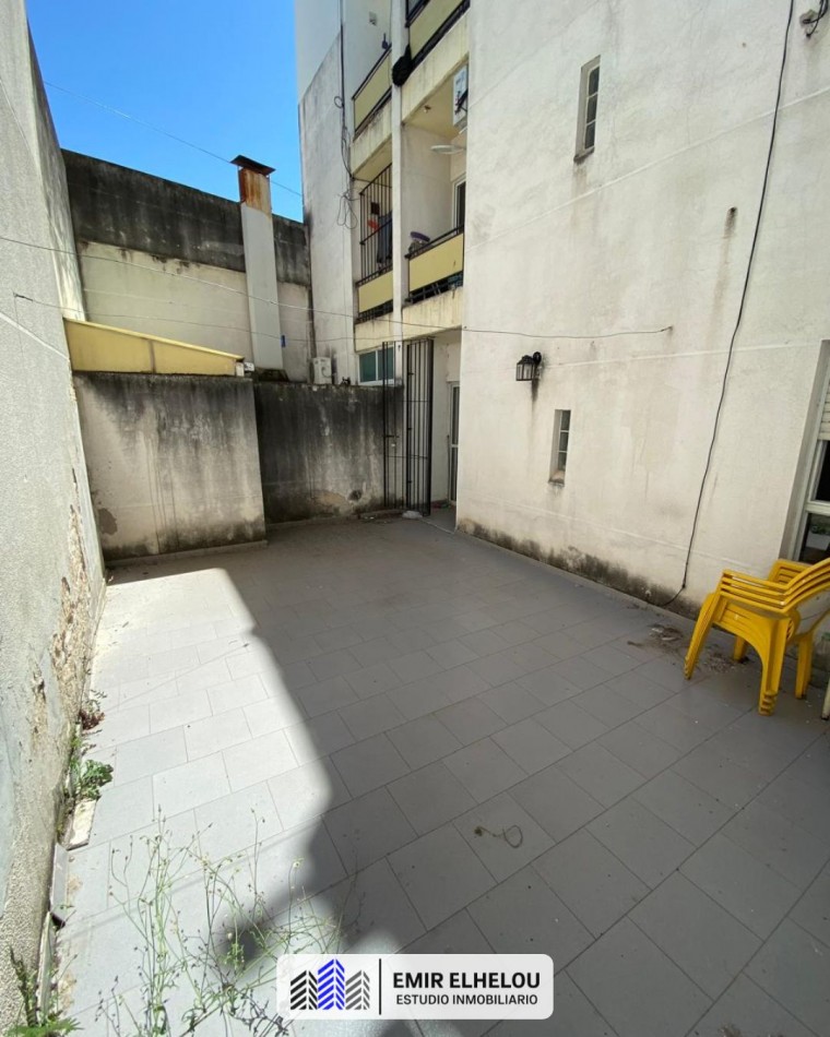 Departamento de 1 dormitorio con patio en Cochabamba 1076