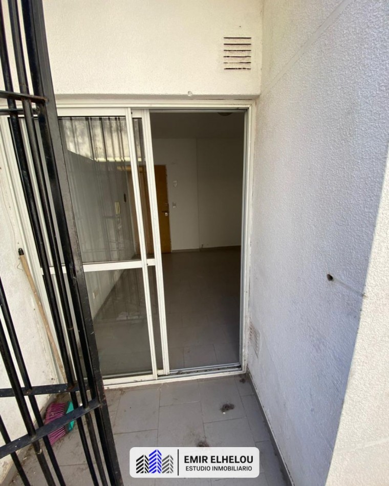 Departamento de 1 dormitorio con patio en Cochabamba 1076