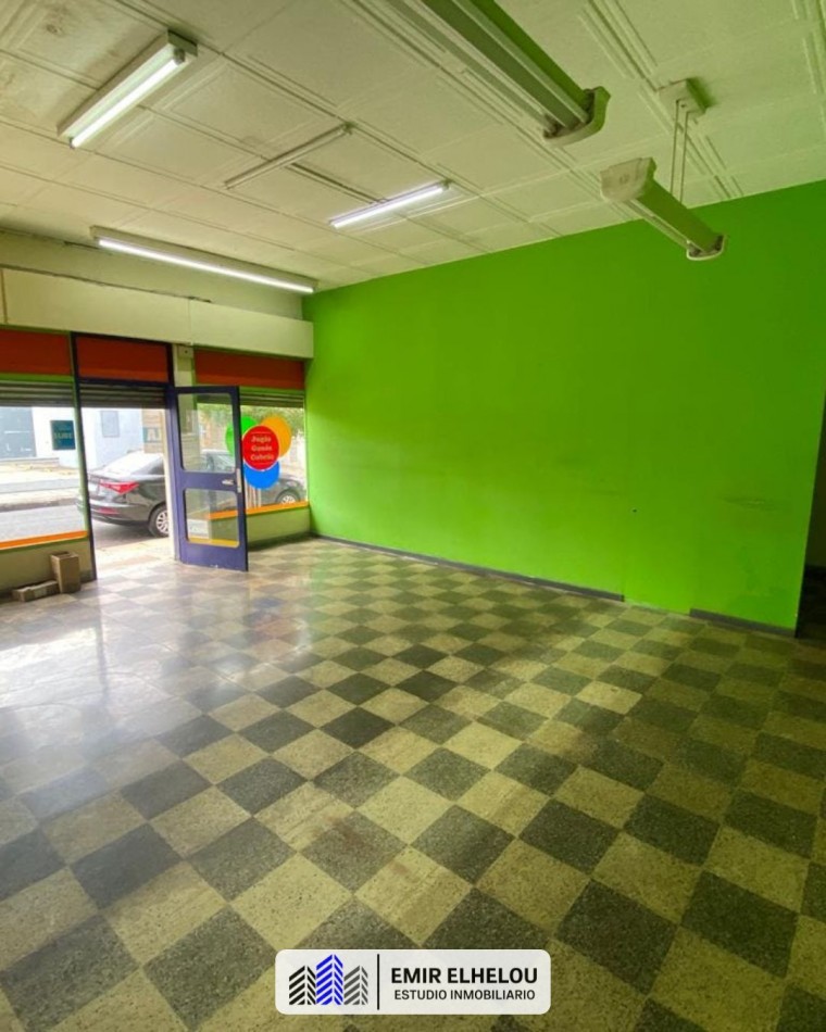 Local comercial en alquier en Urquiza 242