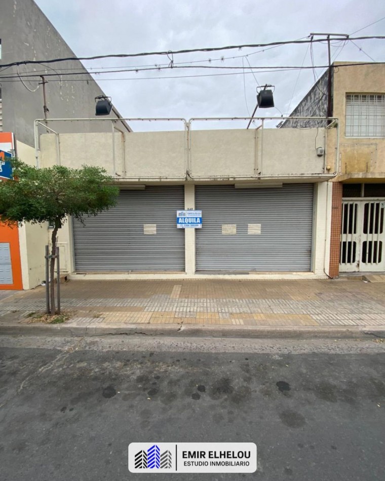 Local comercial en alquier en Urquiza 242